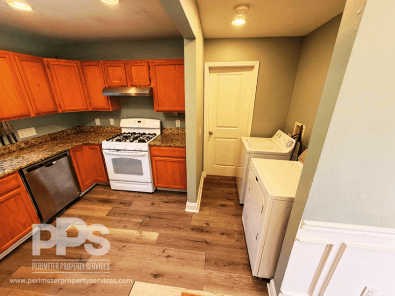 Atlanta House: 645 Charlotte Pl NW