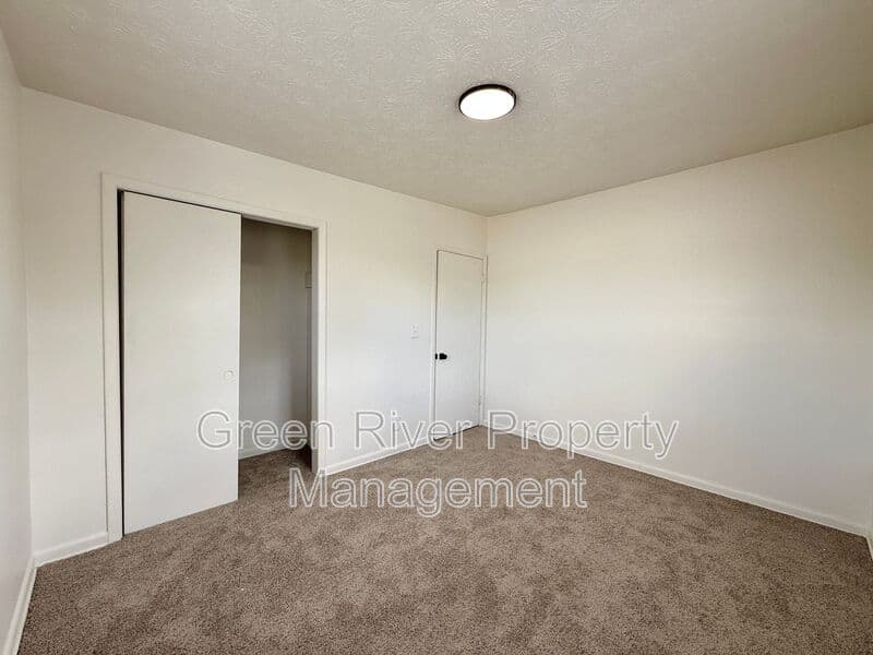 Jacksonville House: 1161 W 5th Street