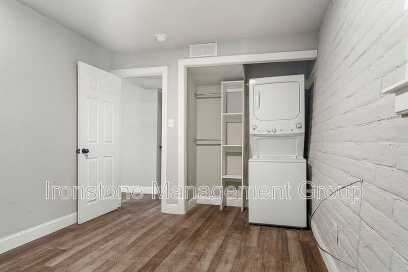 Tulsa House: 2618 E 8th Street