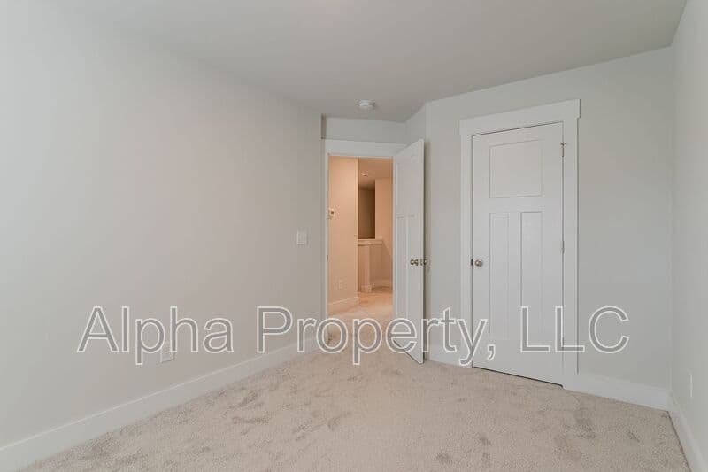 Moore Townhome: 1530 Rivermeade Dr