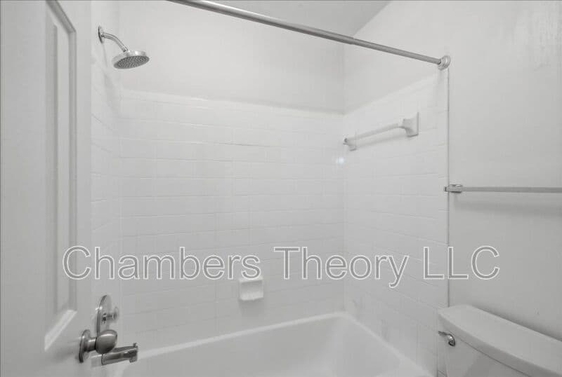 Arlington Condo: 2101 N Rolfe St