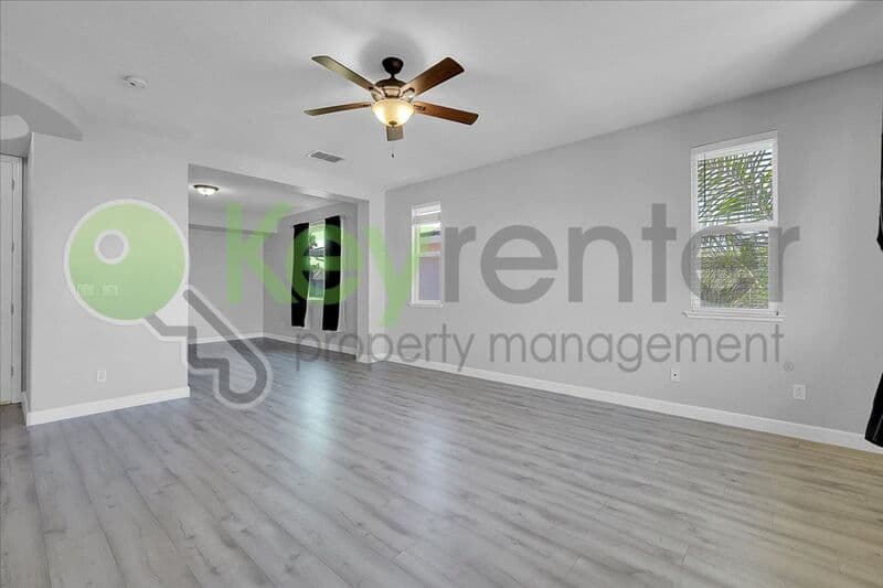 Lincoln House: 1740 Allenwood Circle