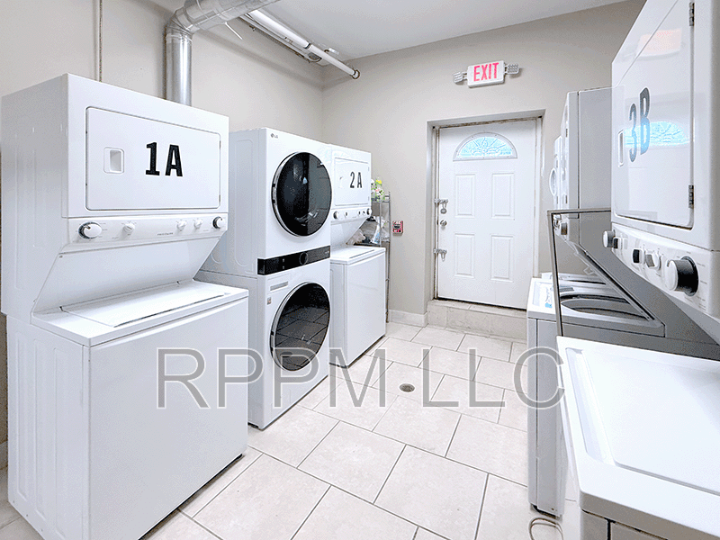 Jersey City Condo: 381 Communipaw Ave UNIT 2B