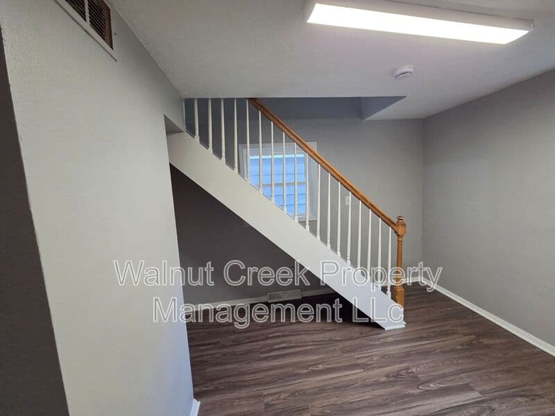 Elyria Condo: 41547 Elmwood St