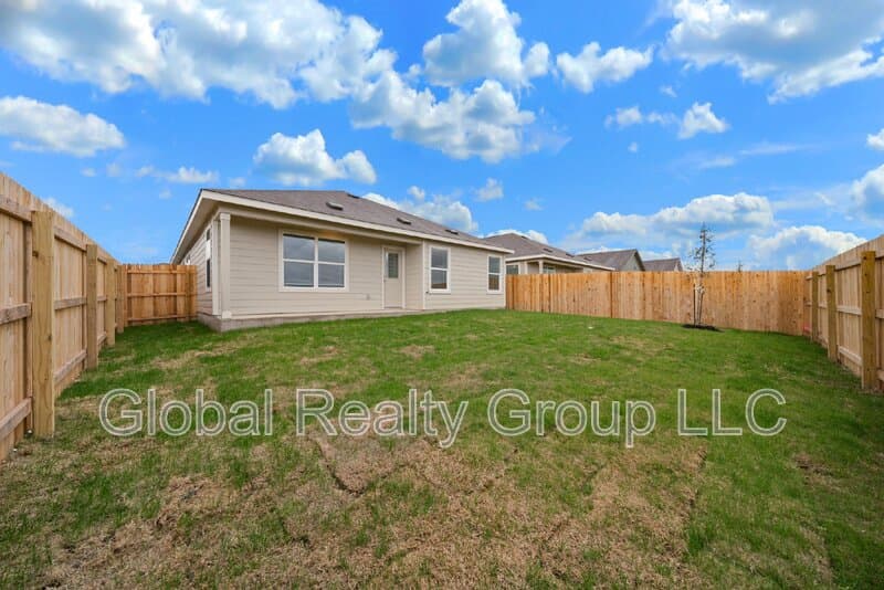 Seguin House: 9105 Navarro Vis