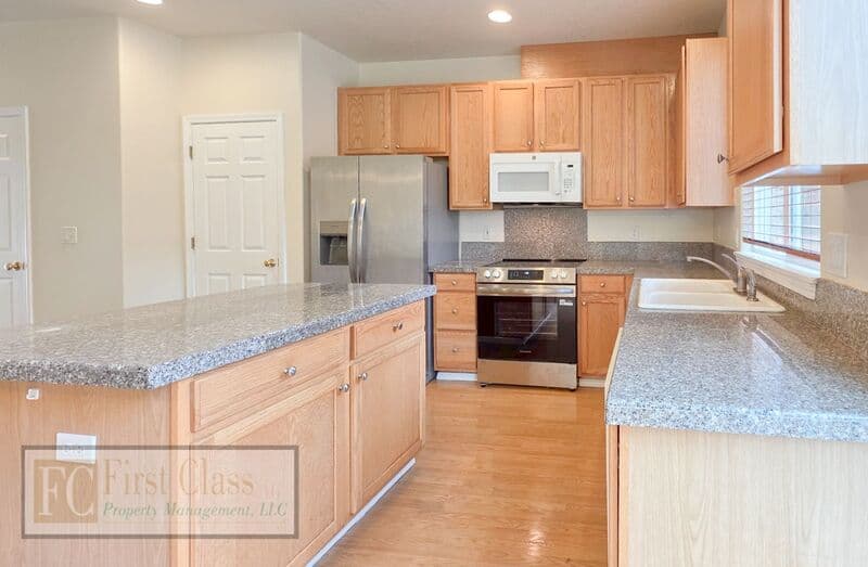 BEAVERTON Townhome: 773 SW 198TH PL
