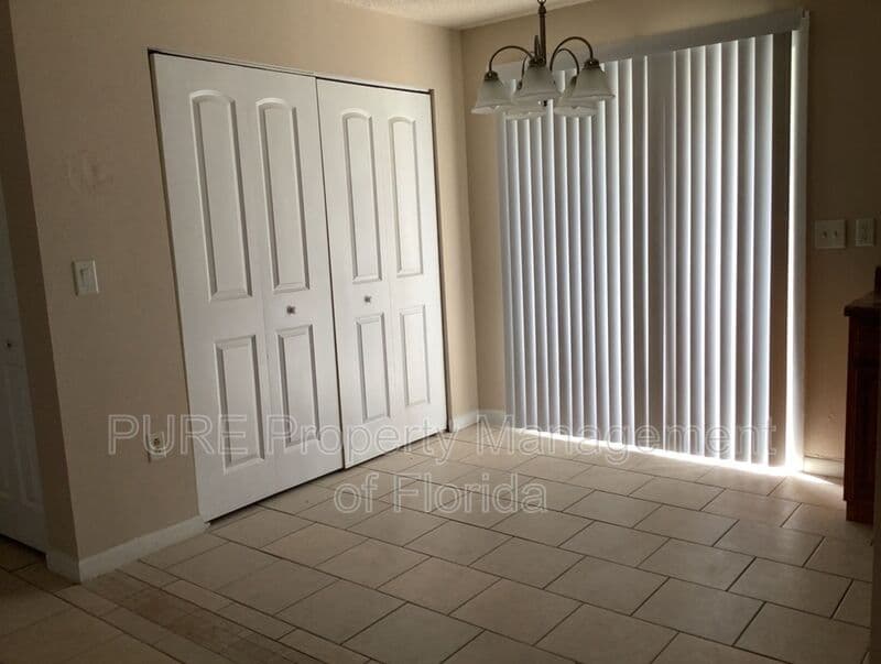 Ocala House: 1814 NE 17 Street