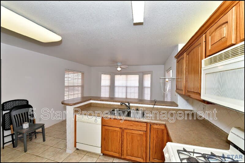 El Paso House: 14101 Koshare Ct