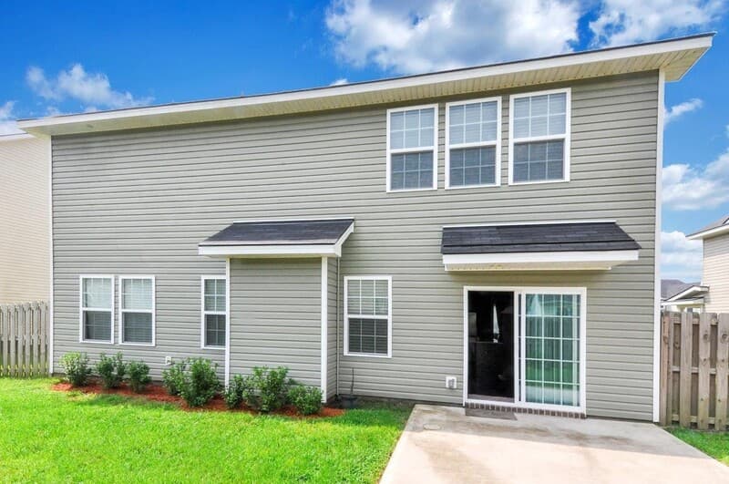 Savannah House: 126 Endicott Dr