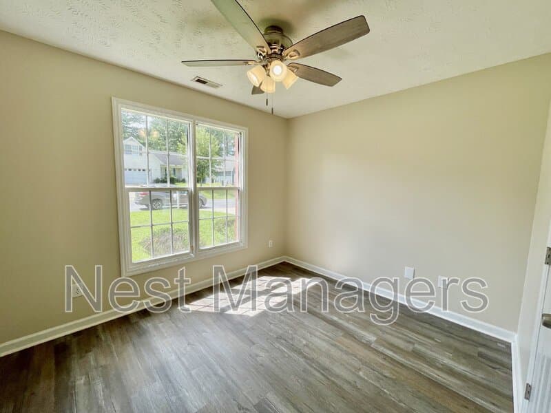 Fayetteville House: 9616 Gooden Drive