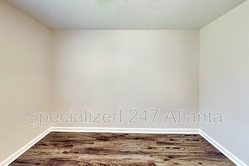 Newnan House: 34 Belmont Park Dr