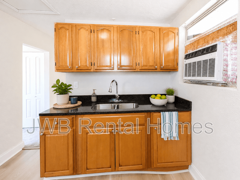 Jacksonville Condo: 1530 21st St W #3