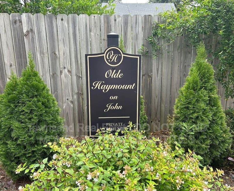 Fayetteville House: 2012 Fig Ct.
