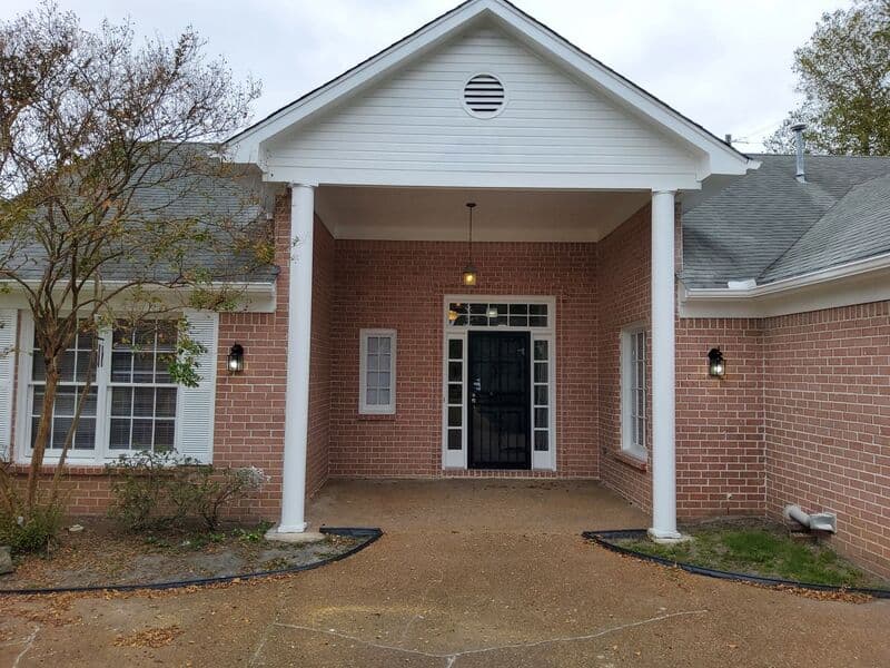 Cordova House: 647 S Sanga Rd