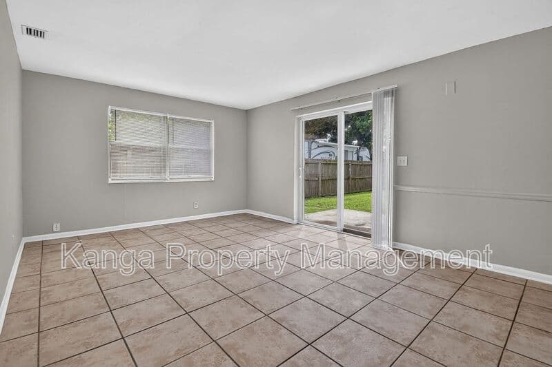 Riviera Beach House: 1037 W 28Th St