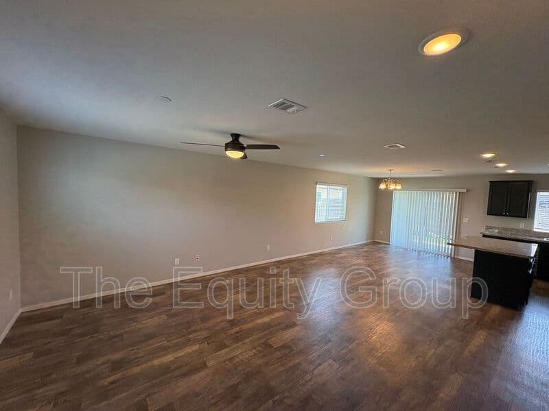 Visalia House: 2113 North Highland Street