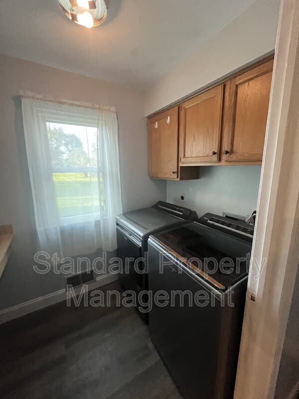 Rochester House: 43 Applewood Drive