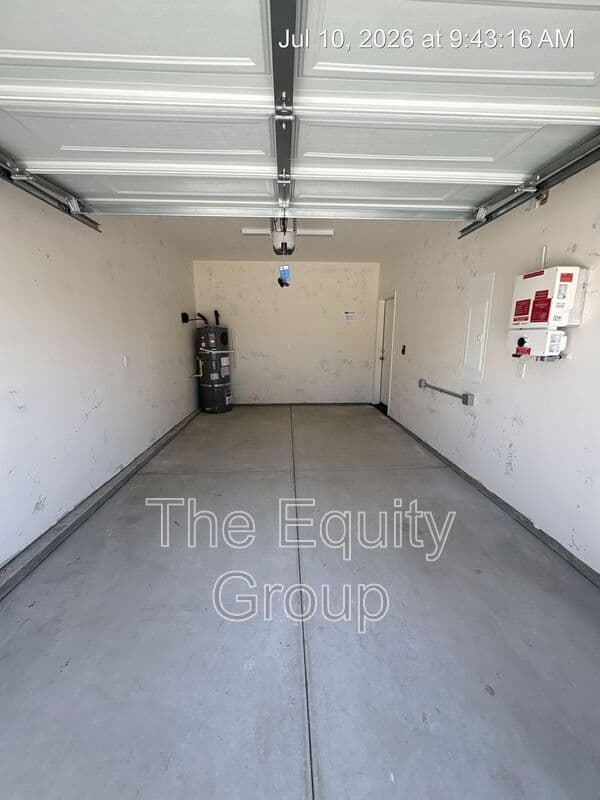 Visalia Condo: 733 S Pinkham