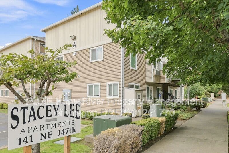 Portland Apartment: 141 NE 147th Ave
