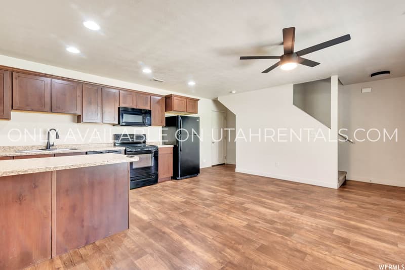 Vineyard Condo: 202 N 725 E