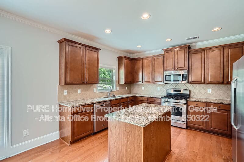 Suwanee House: 1610 Burgess Trl