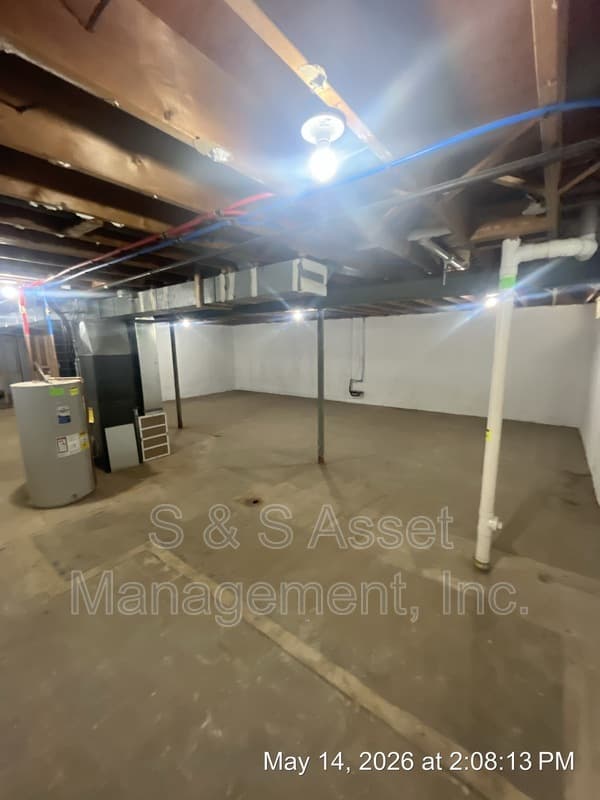 Lansing House: 4106 Stillwell Avenue