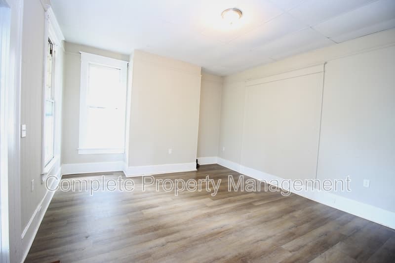 Birmingham House: 524 Fulton Avenue Southwest