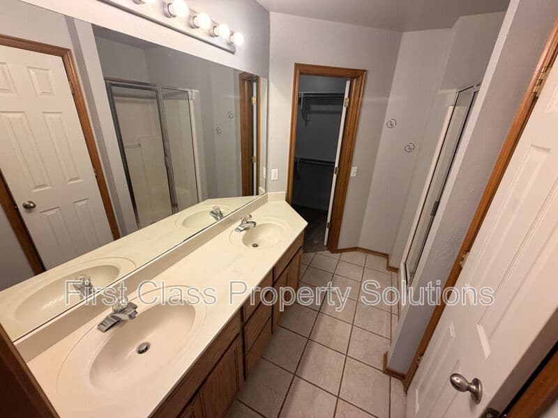 Yukon House: 12306 SW 13th St