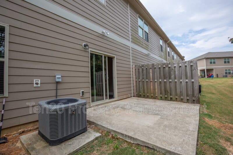 Columbus House: 6061 Townes Way