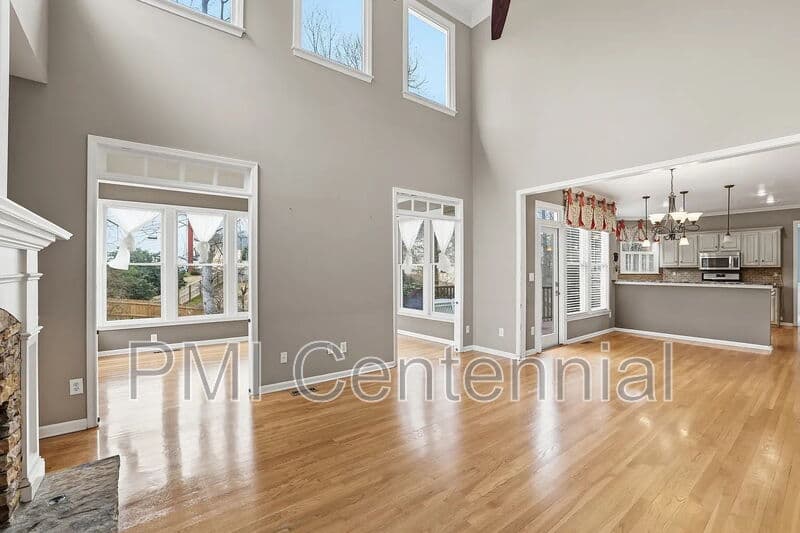 Alpharetta House: 120 Creekside Park Dr