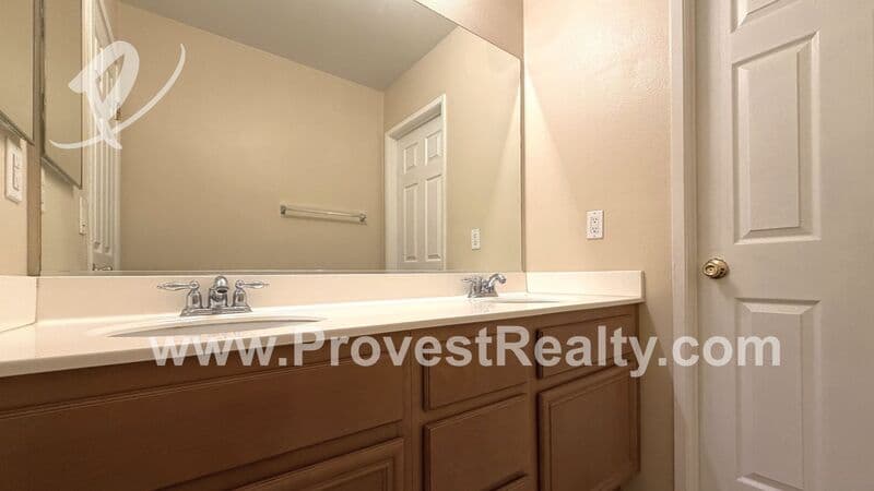 Hesperia House: 10258 Susan Ave