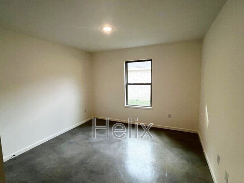Pearl House: 246 Skylane Dr.