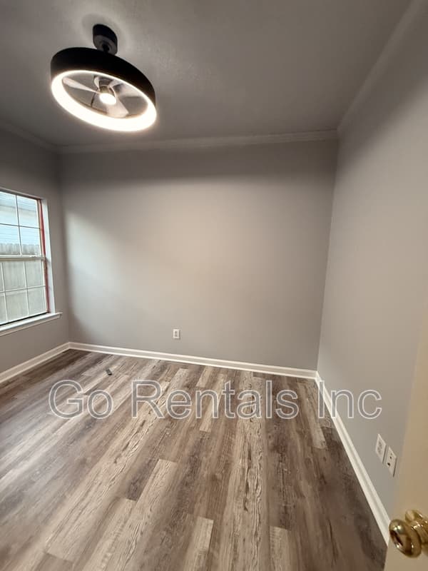 Calera House: 975 McAllister Drive