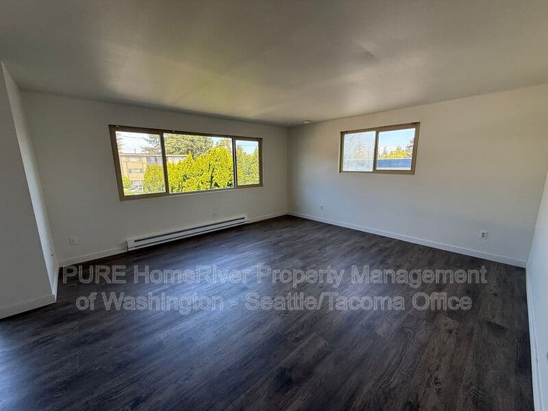 Burien Apartment: 417 SW 155th St