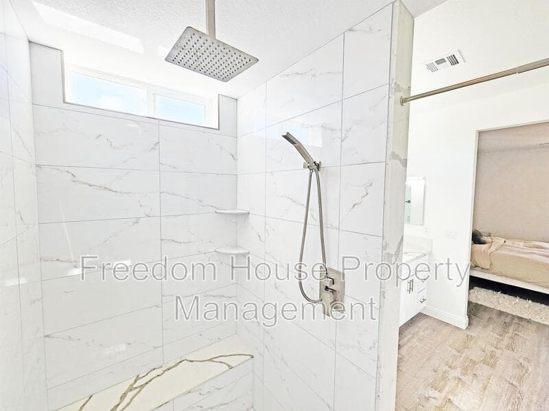 Pahrump House: 6660 Stubblefield Drive