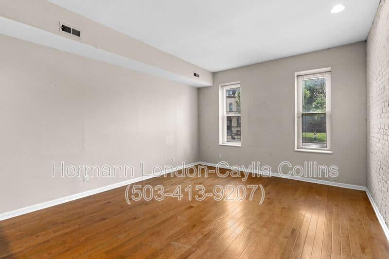 Saint Louis House: 1708 S Tucker Blvd