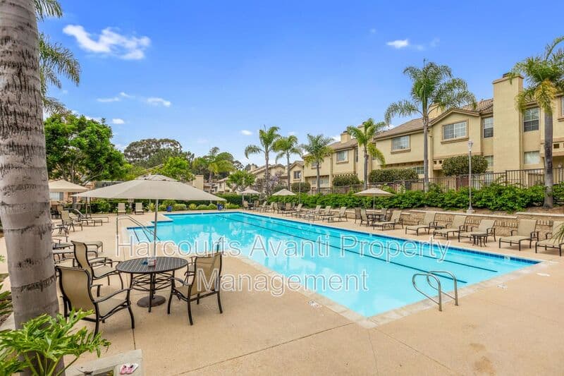 San Diego Condo: 12507 El Camino Real