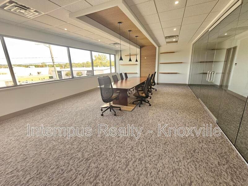 Knoxville House: 7134 Regal Ln Ste 101
