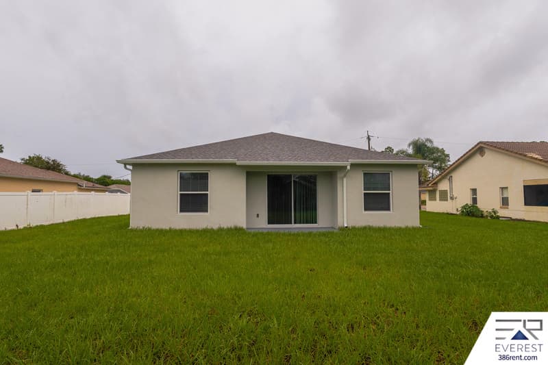 Palm Coast House: 30 Beckner Ln