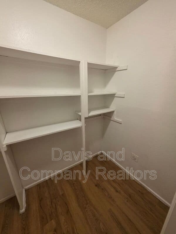 Midland Condo: 3310 Bedford Ave