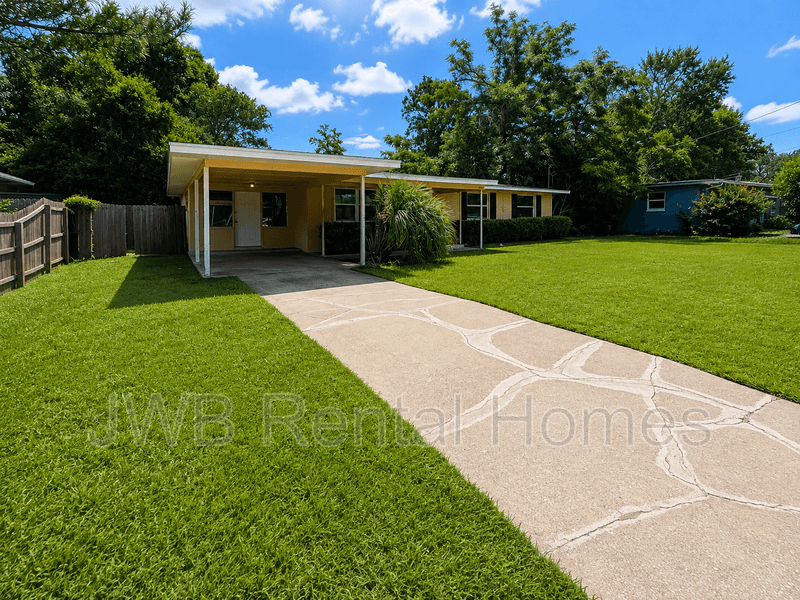 Jacksonville House: 4737 Sprite Rd