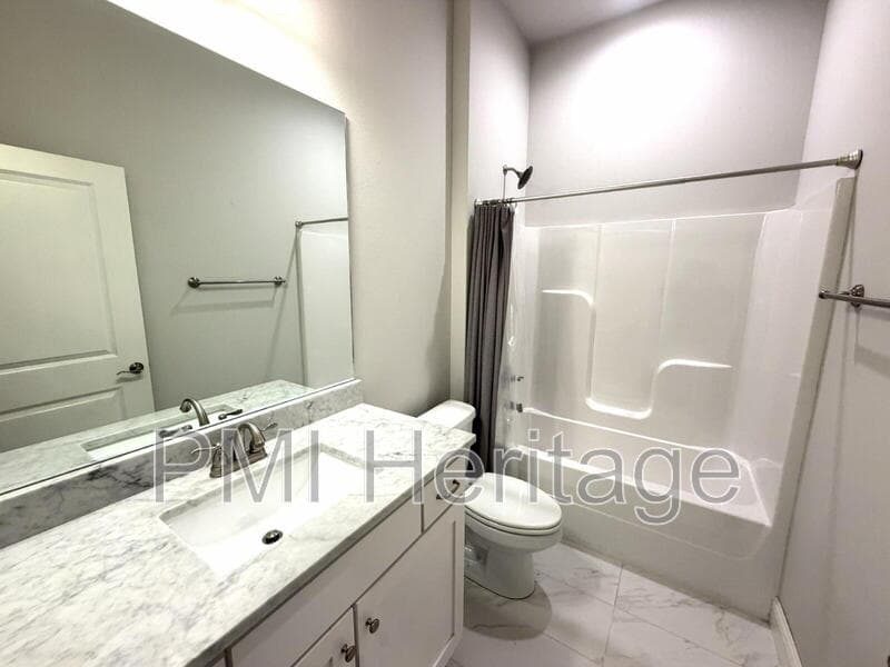 Bentonville House: 2700 Southwest Nottingham Avenue