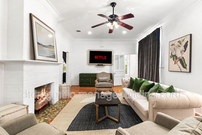 San Antonio Condo: 110 East Craig Place