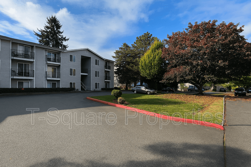 Seattle House: 7041 S 116th PL