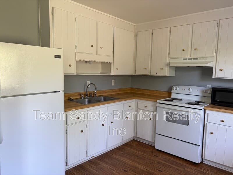 Pensacola House: 204 Brandywine Road