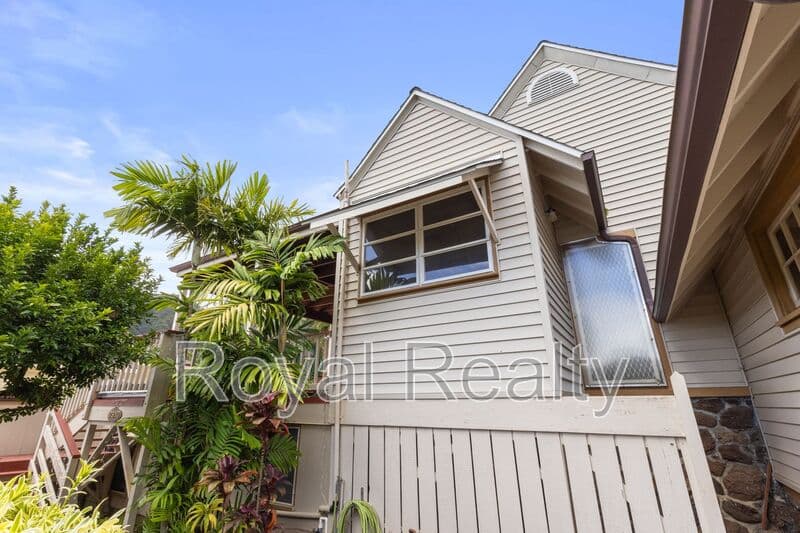 Honolulu House: 2910 Nanihale Place