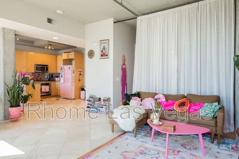 Las Vegas Condo: 353 E Bonneville Ave