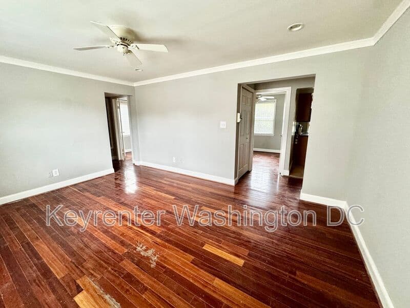 Washington Condo: 3805 W St, SE