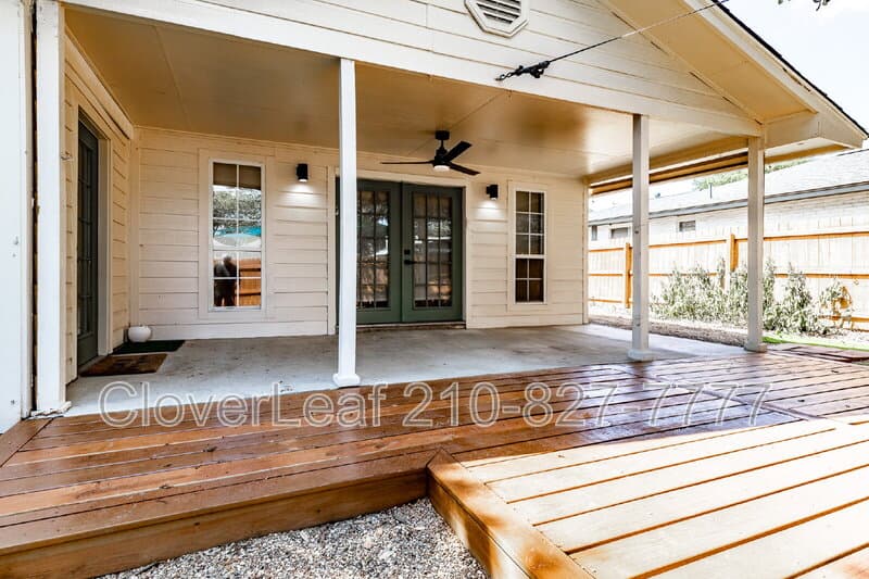 San Antonio House: 13022 El Marro St