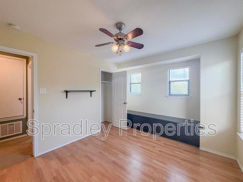 Temple House: 1047 Tumbleweed Trl